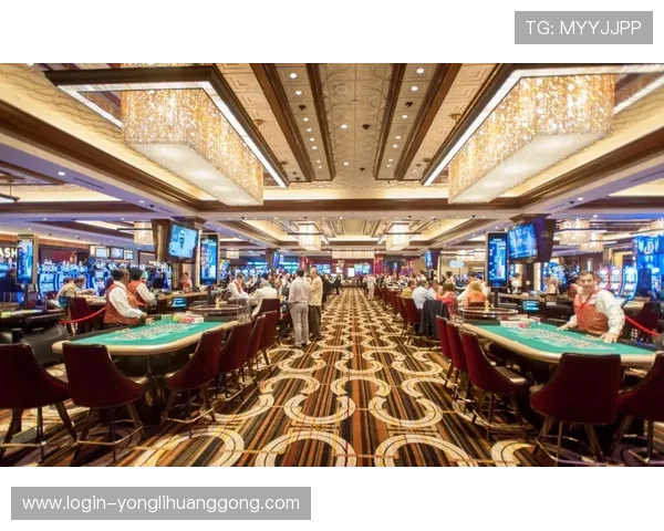 在澳门规模最大的赌场中享受极致的豪华环境与专业的服务体验